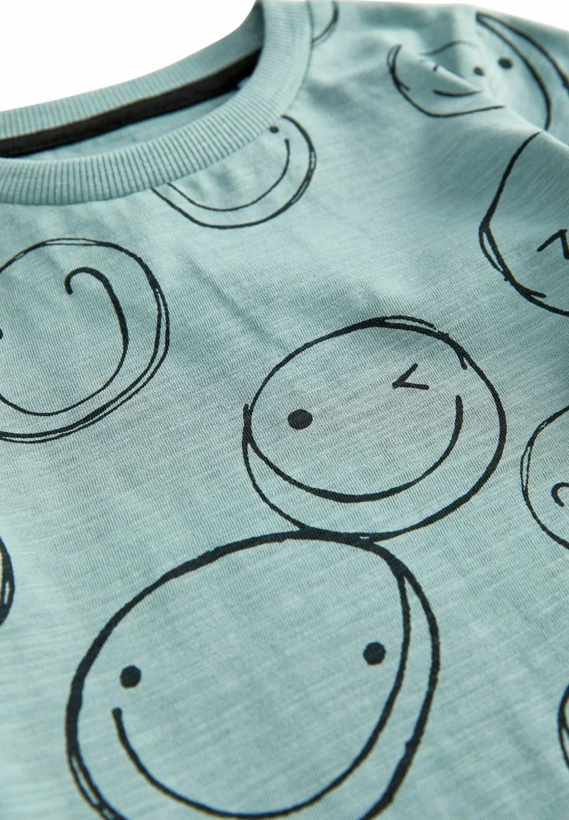 Next SHORT SLEEVE ALL OVER PRINT - T-Shirt Print - Teal Blue Smile Faces 5 Next SHORT SLEEVE ALL OVER PRINT - T-Shirt Print - Teal Blue Smile Faces – Bild 3