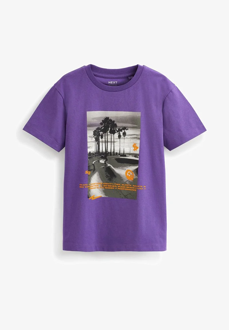 Next SHORT SLEEVE GRAPHIC - T-Shirt Print - Purple Photo Skate 3 Next SHORT SLEEVE GRAPHIC - T-Shirt Print - Purple Photo Skate