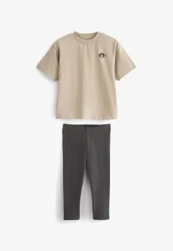 Next SHORT SLEEVES SET STANDARD - Leggings - Hosen - Green Black Oversized -Oberbekleidung Verkäufe 7ef871531b1442f29d8dd38b39010e2a