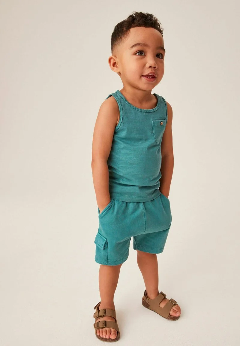 Next SET 4 PACK STANDARD - Shorts - Green Vest & Grey Stripe 3 Next SET 4 PACK STANDARD - Shorts - Green Vest & Grey Stripe