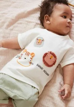 Next AND 2 PIECE SET - Shorts - Neutral Safari -Oberbekleidung Verkäufe adbf2ddbea1c4519936f06ebb7f5690c 1